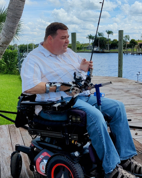 动手可调的，铰接的鱼斗杆支架坐轮椅座椅