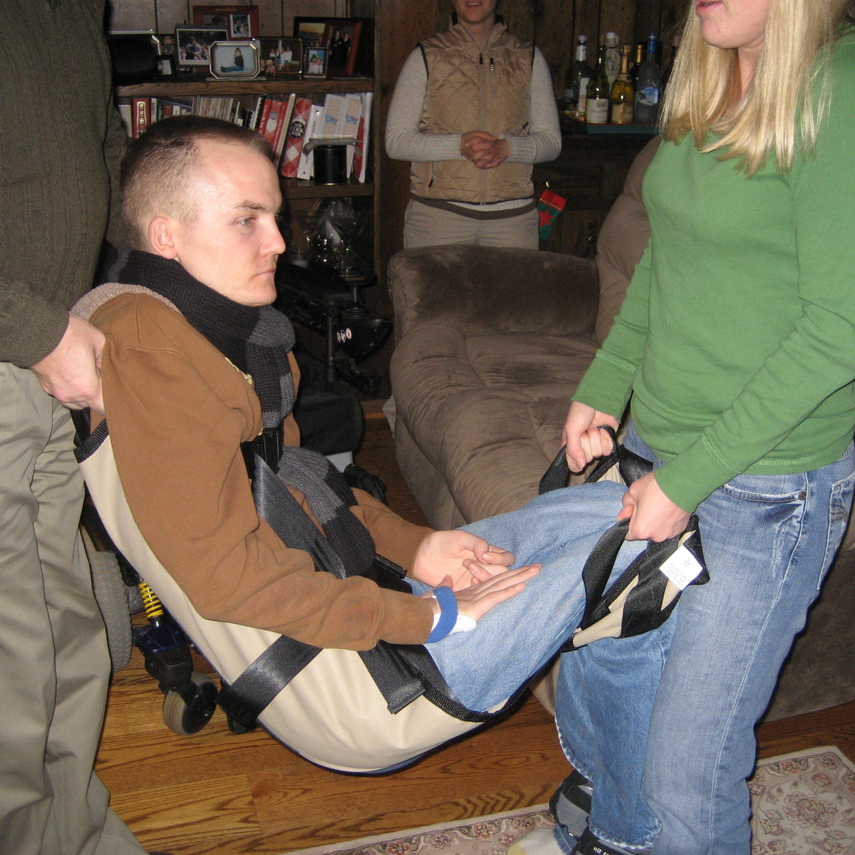 航空機への車椅子のためのコンフォートキャリア患者リフトスリングと避難
