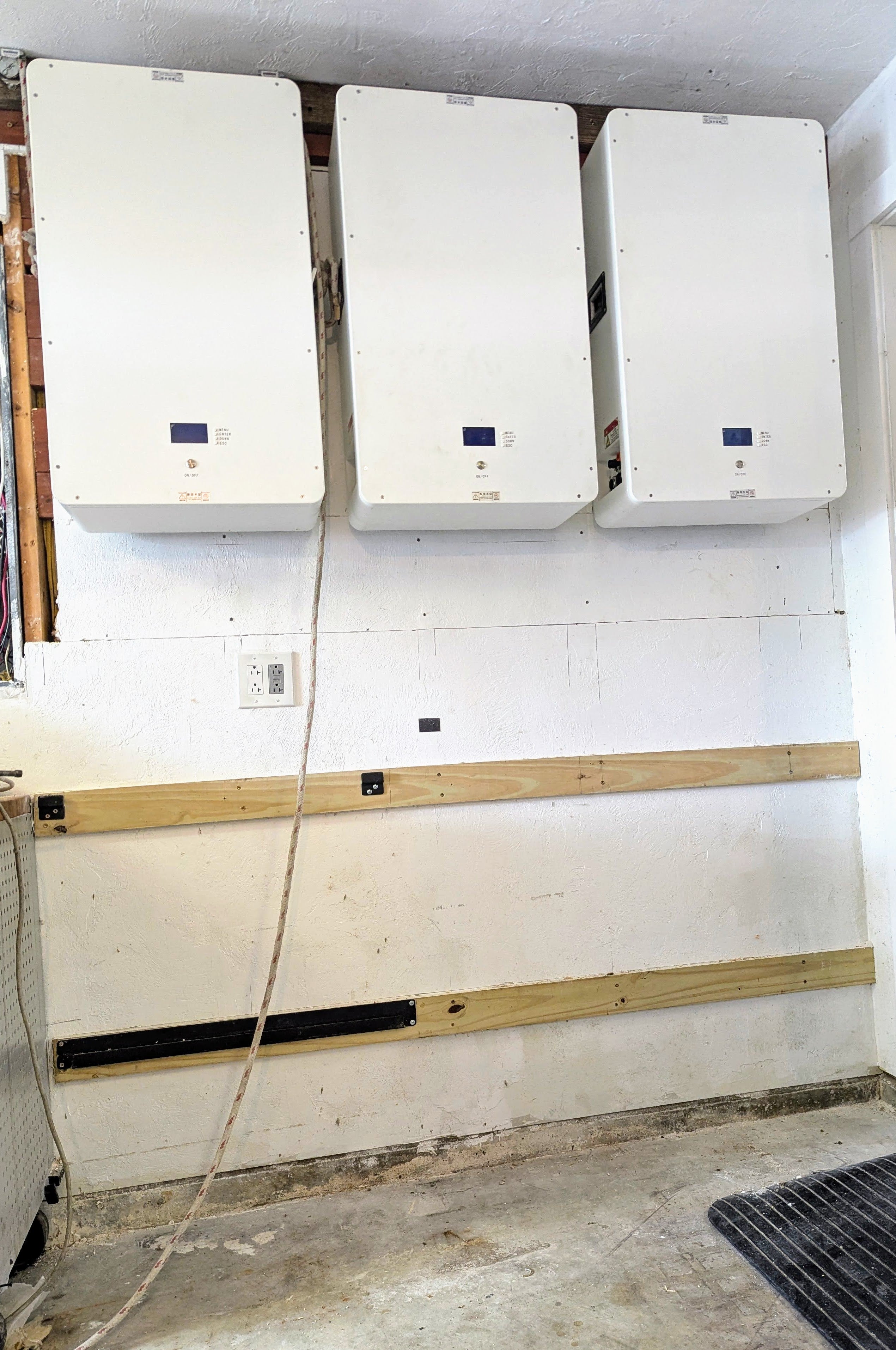 4I 48v DC Wall Mount Lifepo4 Battery - Solar Energy Storage - Inclusive Inc