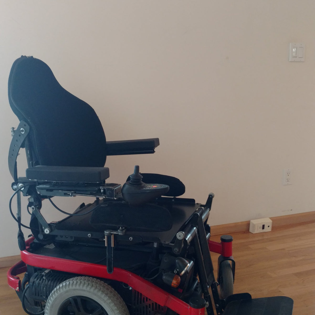 Reformado Levo C3 Combi Standing Power Wheelchair