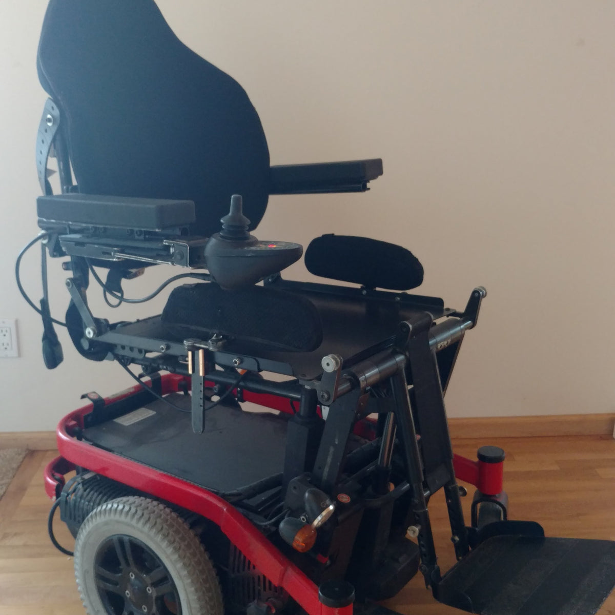 Reformado Levo C3 Combi Standing Power Wheelchair