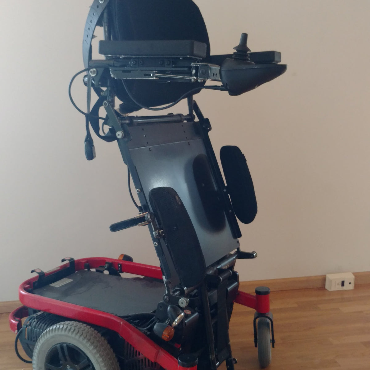 Reformado Levo C3 Combi Standing Power Wheelchair