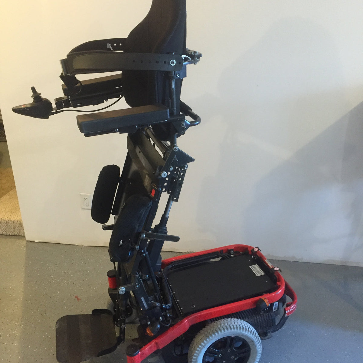 Reformado Levo C3 Combi Standing Power Wheelchair