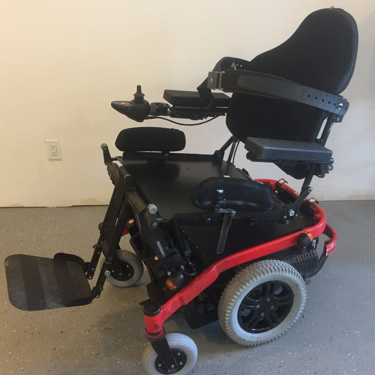 Reformado Levo C3 Combi Standing Power Wheelchair