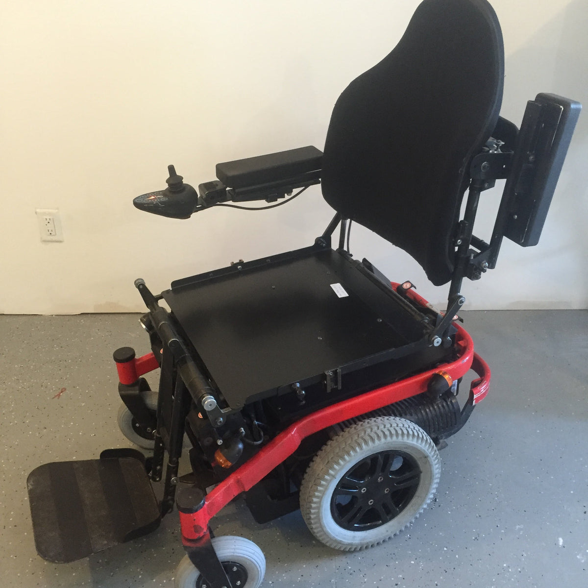 Reformado Levo C3 Combi Standing Power Wheelchair