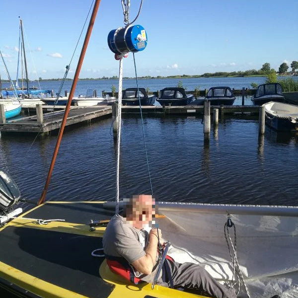 MASTLIFT手动驱动患者升降机 - 专业水手设计