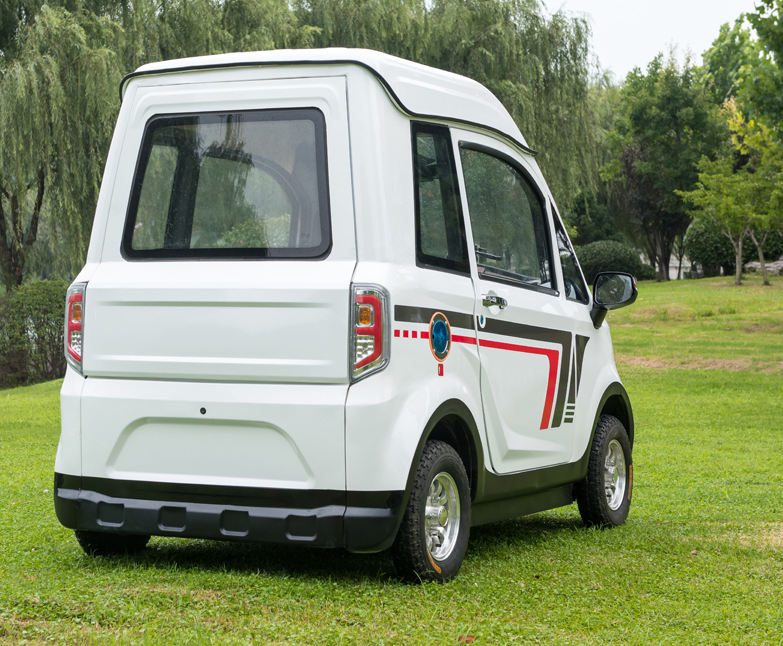 نسخة من رعاية الملكية لأول سيارة MicroCar كهربائية على كرسي متحرك eChariot