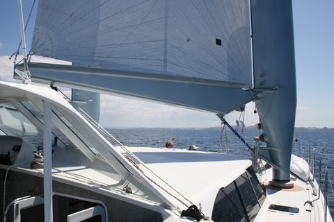 Catamaran de voile inclusif à deux si maritimes