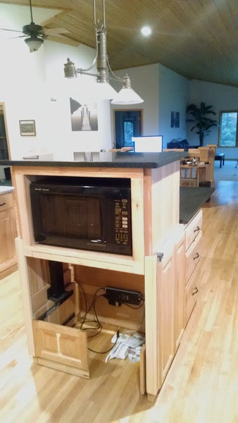 輪椅可到達的廚房垂直上升對流烤箱微波櫃